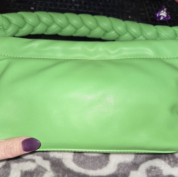 Green Flare BShaw crossbody, NWT - Picture 4 of 10